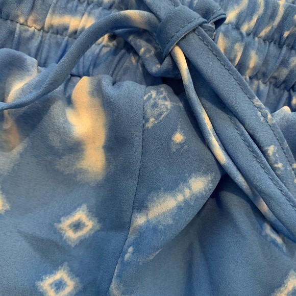 Forever 21 Flowy Shorts - Picture 2 of 4